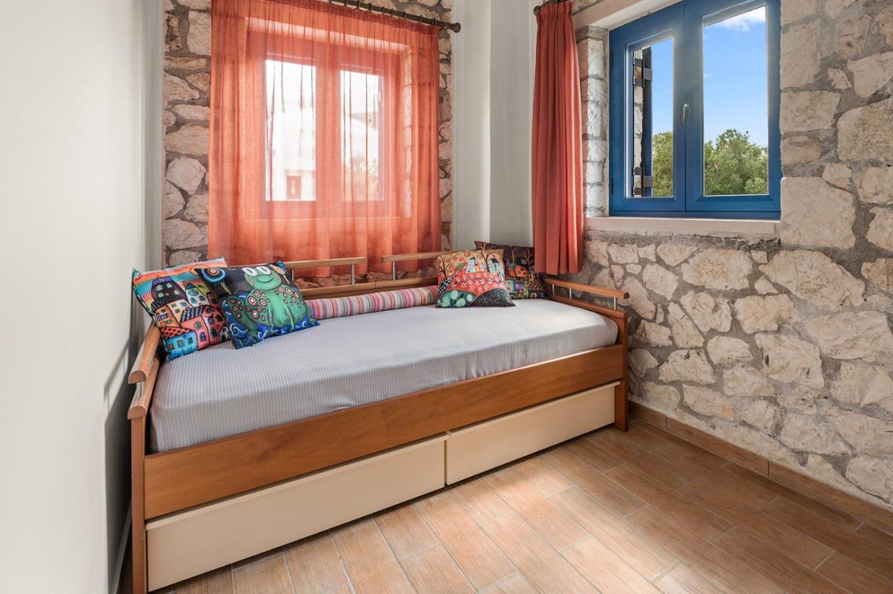 Stone House In Olive Grove - Former Denis Stone Villa ترابيزاكي المظهر الخارجي الصورة